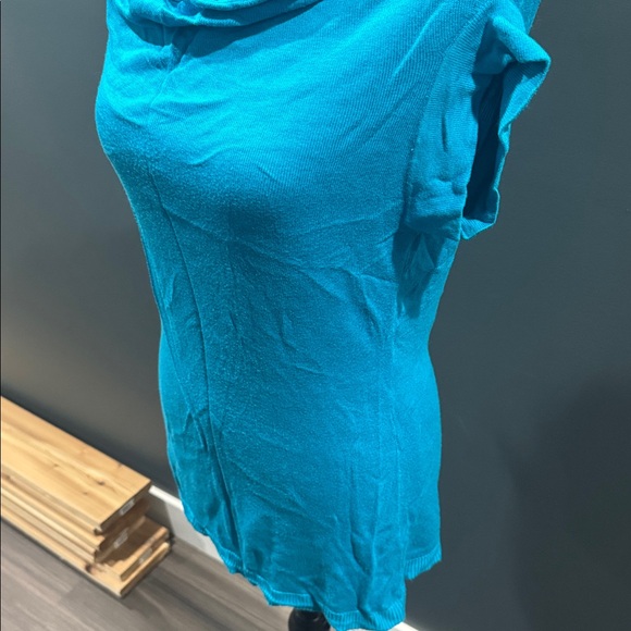 Limited Lightweight Sweater - Picture 4 of 5